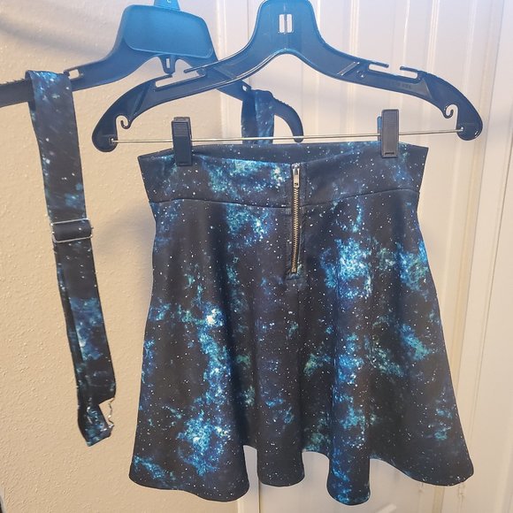 Galaxy Print Suspender Skirt - Picture 6 of 7